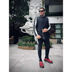 Classic fit zipper blazer with shadow sleeve and matching pants