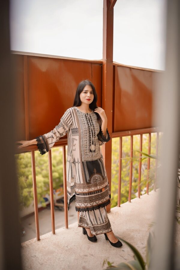 printed lawn 3PCs - Image 3